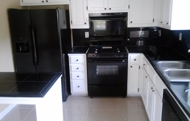 DUPLEX at Summerglen!