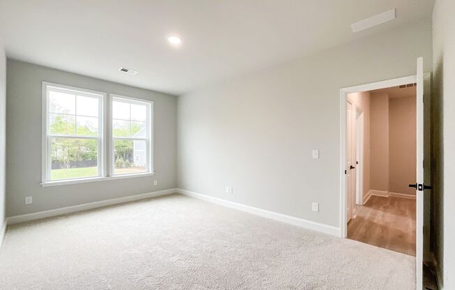 3 beds, 2.5 baths, $2,800