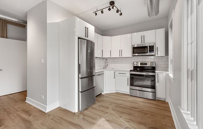 1 bed, 1 bath, 338 sqft, $1,750, Unit 407