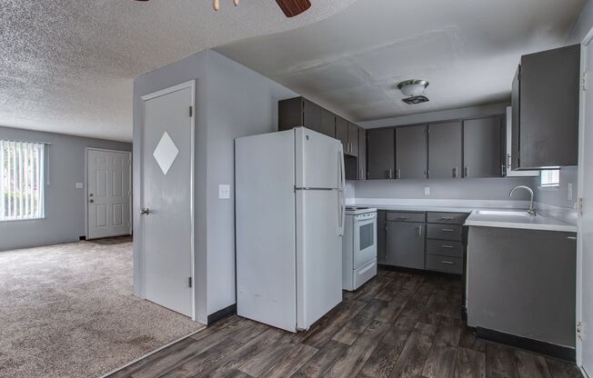 2 beds, 1 bath, 900 sqft, $1,395, Unit A2