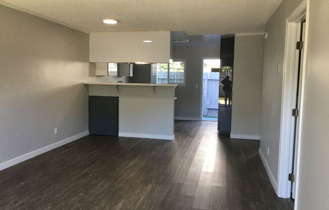 2 beds, 1.5 baths, 866 sqft, $2,995, Unit 811P2