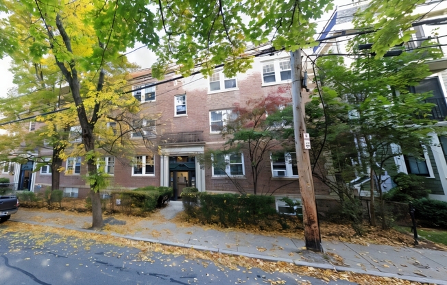 169 KENT ST