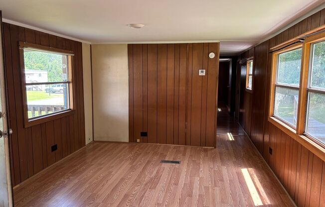 2 BDRM 1 BA SINGLEWIDE MOBILE HOME IN PARK, INSIDE PET OK EXTRA $25 PER MONTH