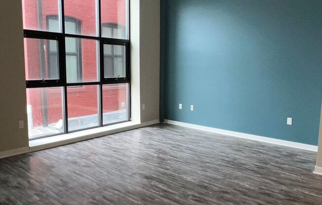 Studio, 1 bath, 591 sqft, $1,300, Unit 305