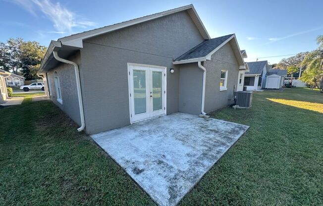 Charming  3 Bed 2 Bath Home in in Sanford