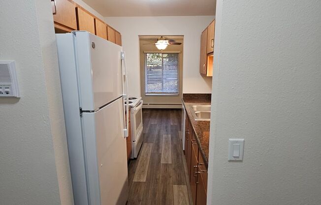 2 beds, 2 baths, 960 sqft, $1,025, Unit 21 - 107