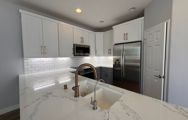 Spacious 4-Bedroom Home in Mira Mesa – Tampico HOA