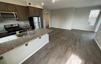 3 beds, 2 baths, 1,007 sqft, $2,795, Unit 201