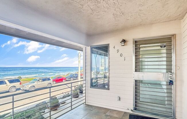 Beautiful 2B 2BA Home Steps From the Ocean!