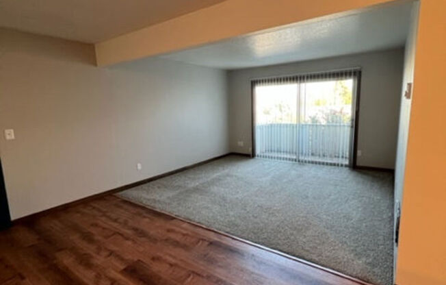 2 beds, 1 bath, 890 sqft, $1,100