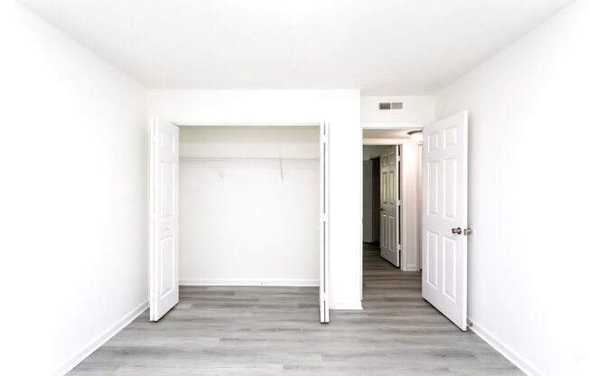 2 beds, 1.5 baths, 1,100 sqft, $980, Unit 103J