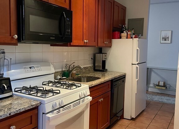 1 bed, 1.5 baths, 701 sqft, $3,600, Unit 3F