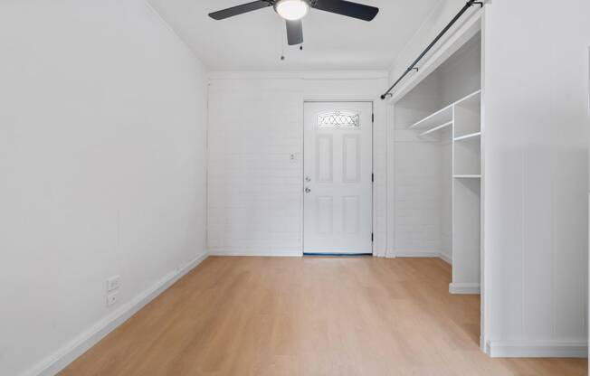 Kahakai Apartments vinyl flooring
