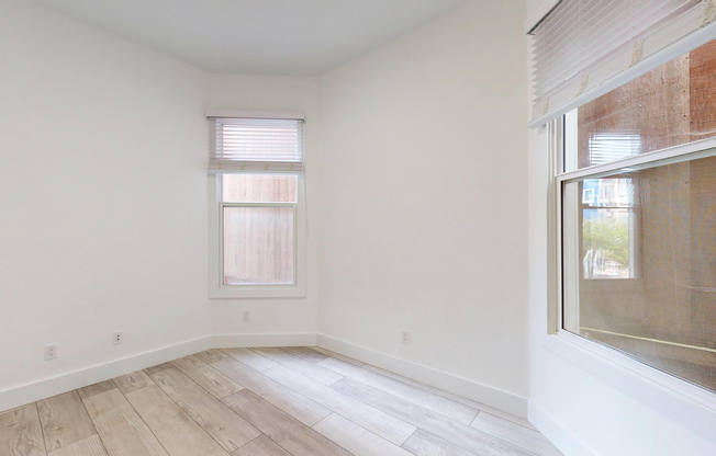759 6 AVE