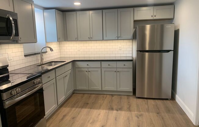 1 bed, 1 bath, 550 sqft, $1,300, Unit Apt #1 Ground Floor