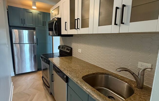 1 bed, 1 bath, 714 sqft, $2,642, Unit 1704