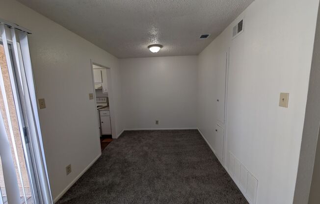 1 bed, 1 bath, 784 sqft, $790, Unit 43-B