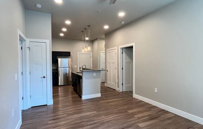 2 beds, 2 baths, 909 sqft, $1,450