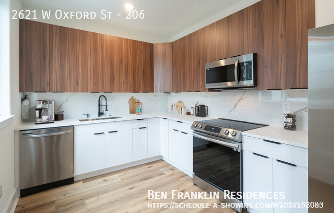 2621 W OXFORD ST