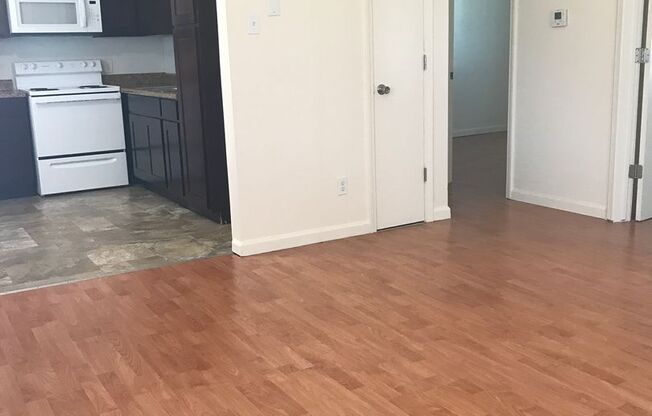 2125 W Phelps