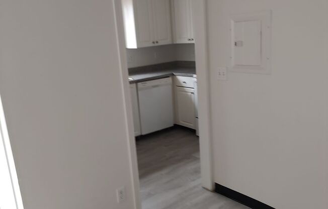 2 beds, 1.5 baths, 1,150 sqft, $1,650, Unit 24