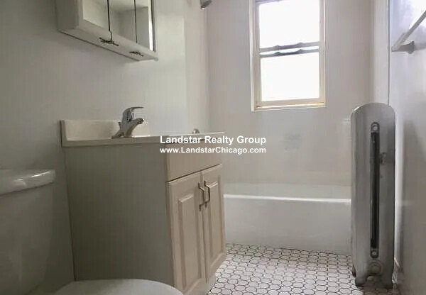 908 Reba Pl
