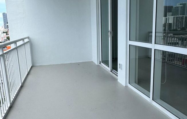 Studio, 1 bath, 737 sqft, $2,650, Unit Unit 607