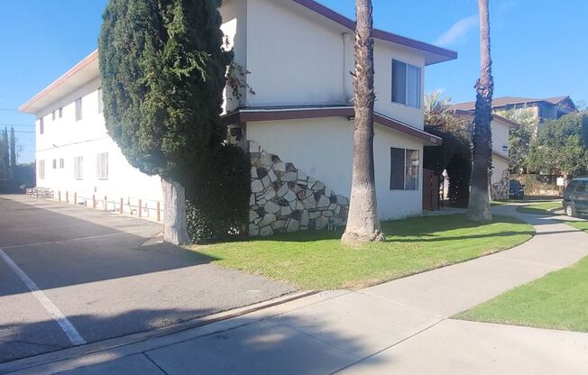 Courtyard Apartments