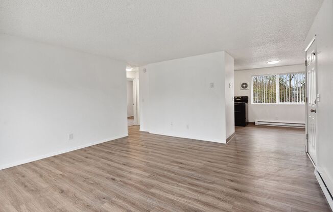 2 beds, 1 bath, 742 sqft, $1,595, Unit 45