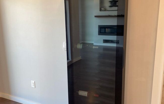 2 beds, 2 baths, $3,000