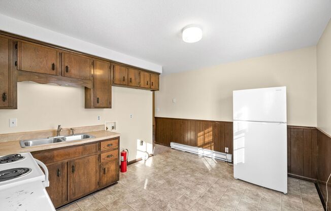 2 beds, 1 bath, 920 sqft, $850, Unit 122B