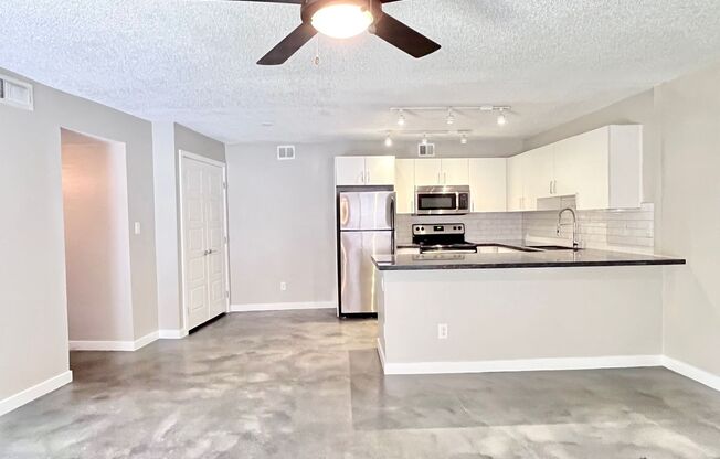 2 beds, 2 baths, 1,050 sqft, $1,895, Unit 26