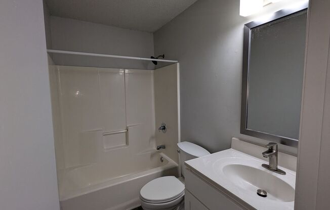 2 beds, 1 bath, 855 sqft, $1,049, Unit 3364-02