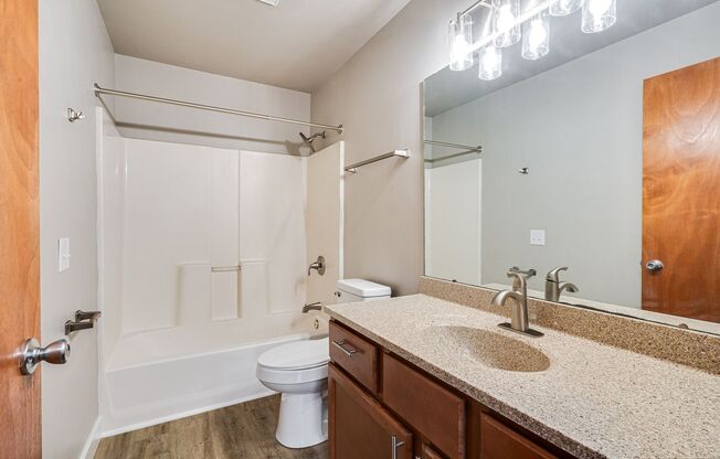 2 beds, 1 bath, 900 sqft, $1,399, Unit 1510 - 207