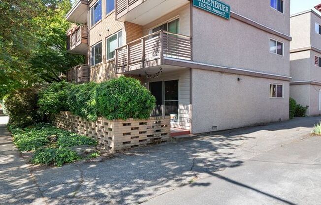 GRBR Greenbrier Apartments