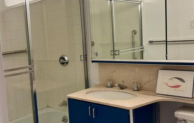 1 bed, 1.5 baths, 900 sqft, $5,700, Unit 31B