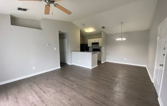 2 beds, 1.5 baths, 975 sqft, $1,150, Unit 610