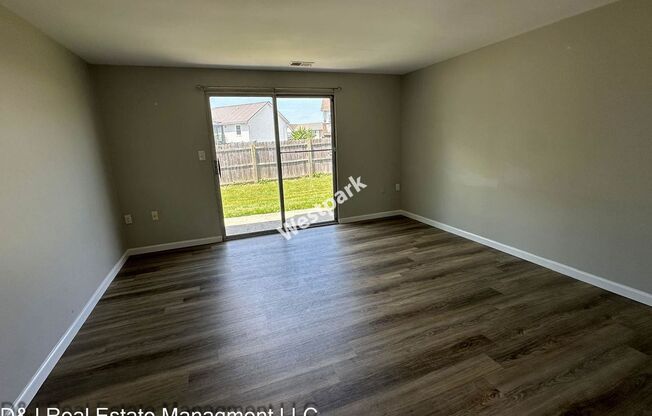 2 beds, 1 bath, 850 sqft, $1,295, Unit Unit 10