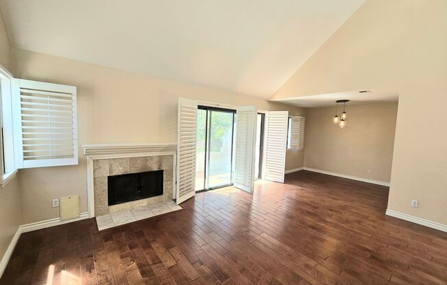 Spacious 2 Bedroom Condo with Loft in the Marina District of Downtown SD!