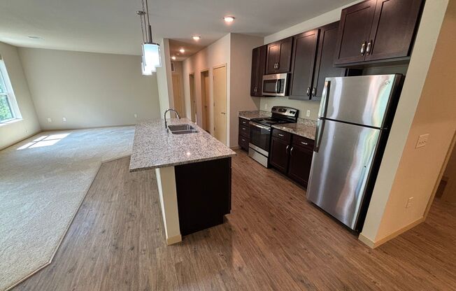 3 beds, 2.5 baths, 1,503 sqft, $2,880, Unit 104-200