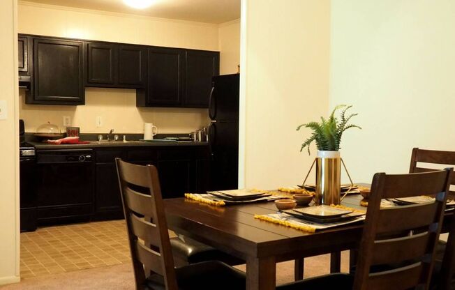 2 beds, 1 bath, 895 sqft, $1,230, Unit 211-A