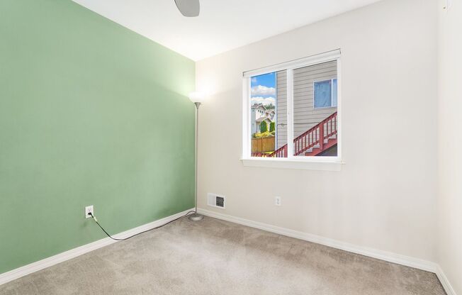 Bothell Luxury Townhome!