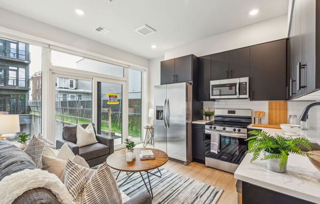 2 beds, 1 bath, 779 sqft, $1,750, Unit 105