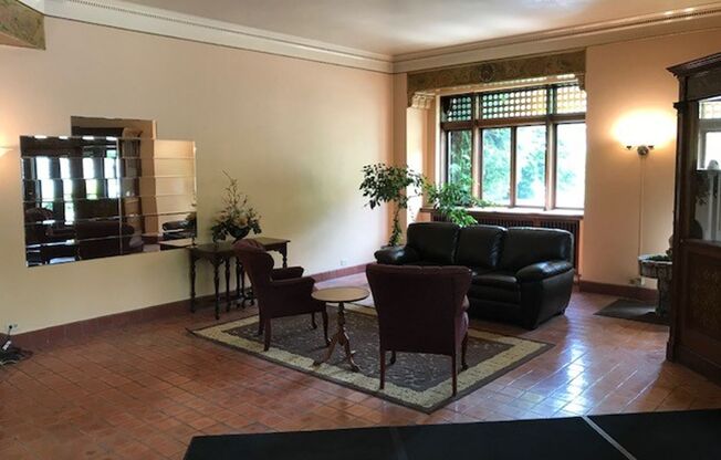 Studio, 1 bath, 510 sqft, $925, Unit 302