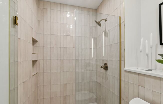 1 bed, 1 bath, 700 sqft, $1,696, Unit 402