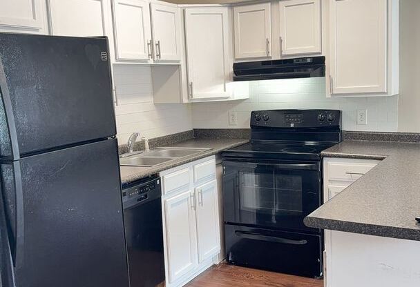 1 bed, 1 bath, $1,000, Unit Unit 39