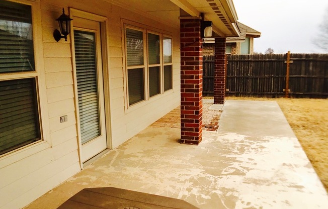 3 beds, 2 baths, $1,650