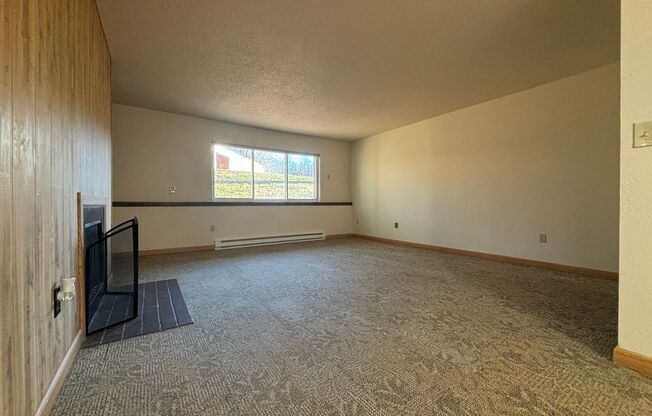 Quiet Unit Within Minutes of Superior Hiking Trail & Spirit Mountain Rec. Area Available Now!