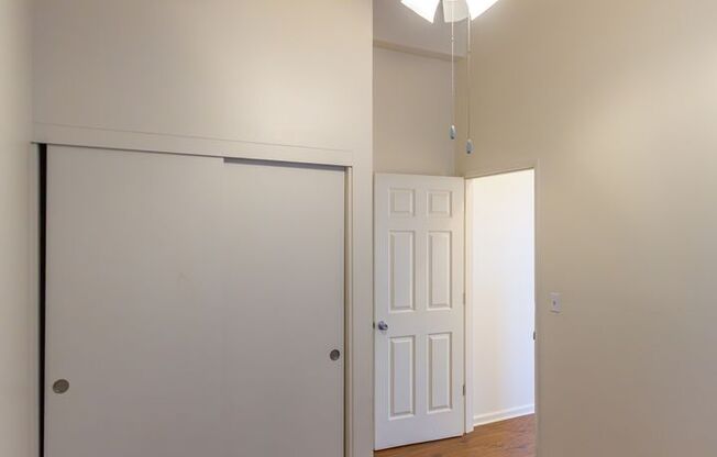 Studio, 1 bath, 240 sqft, $825, Unit 412