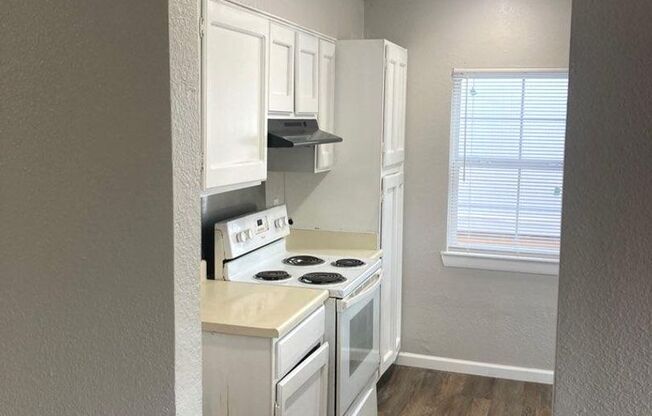 ZERO APPLICATION FEE FOR THIS Recently remodeled 3 Bedroom 2 Bath